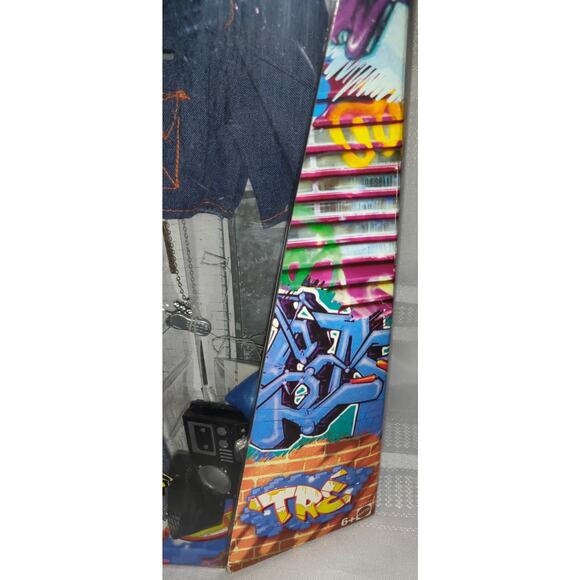 Mattel Flavas Tre Doll Y2K Boombox Music Urban Graffiti Rapper African American - Picture 4 of 16